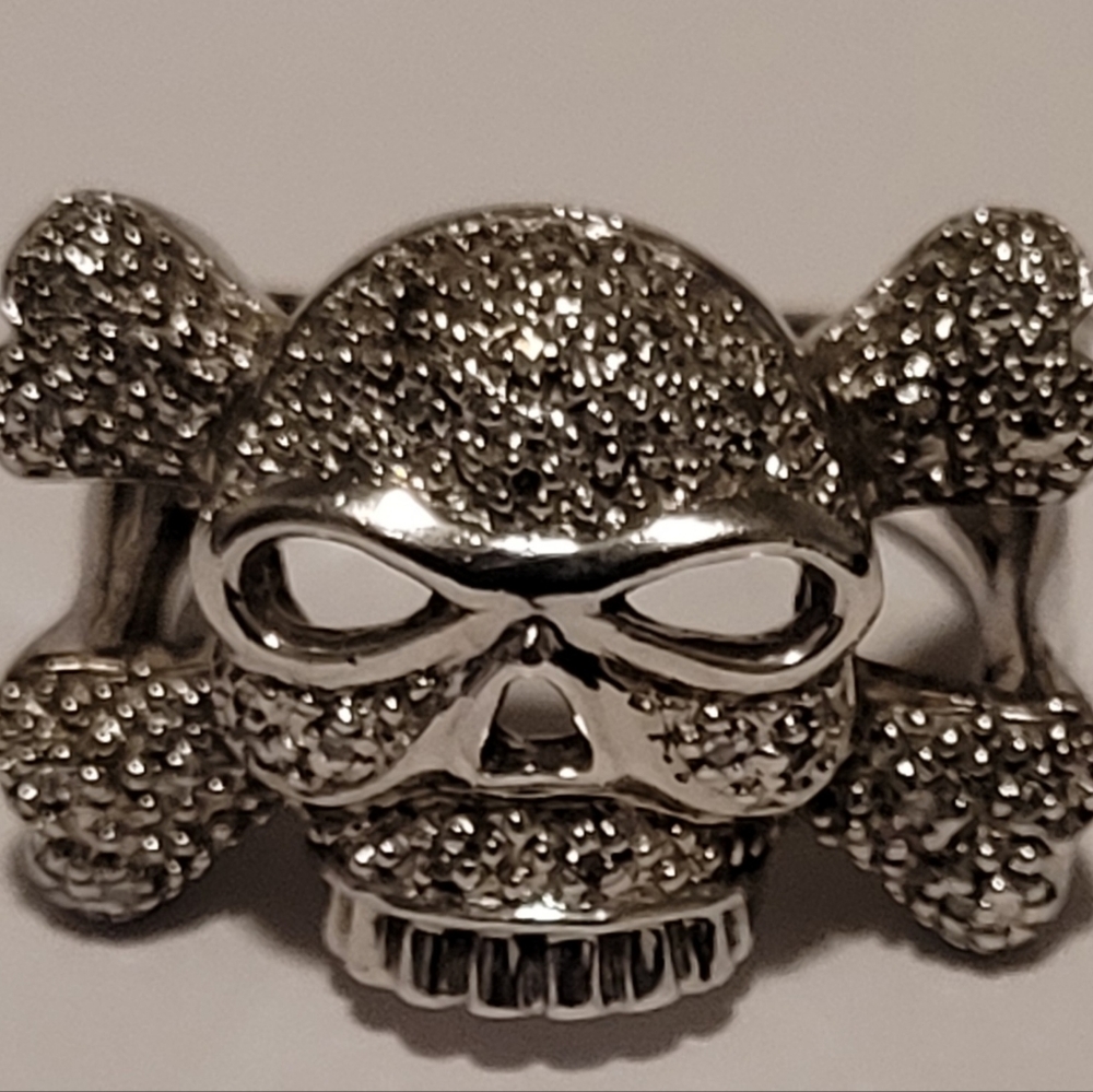 Skull Ring Sterling Silver & BEAUTIFUL!! ❤️ Size 6
